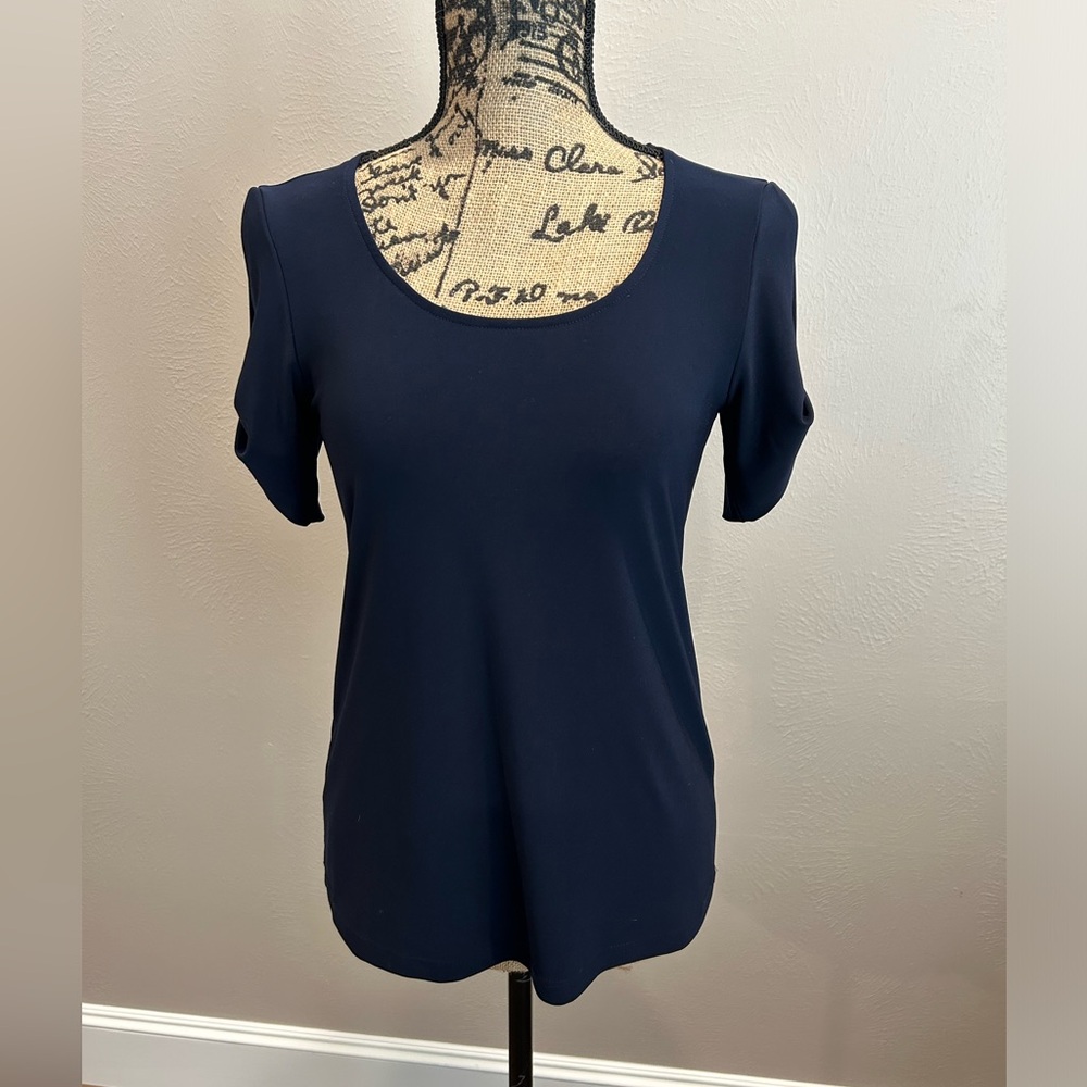 Joseph Ribkoff top. Size 4. Navy. Open shoulder sleeve. good condition non smoke